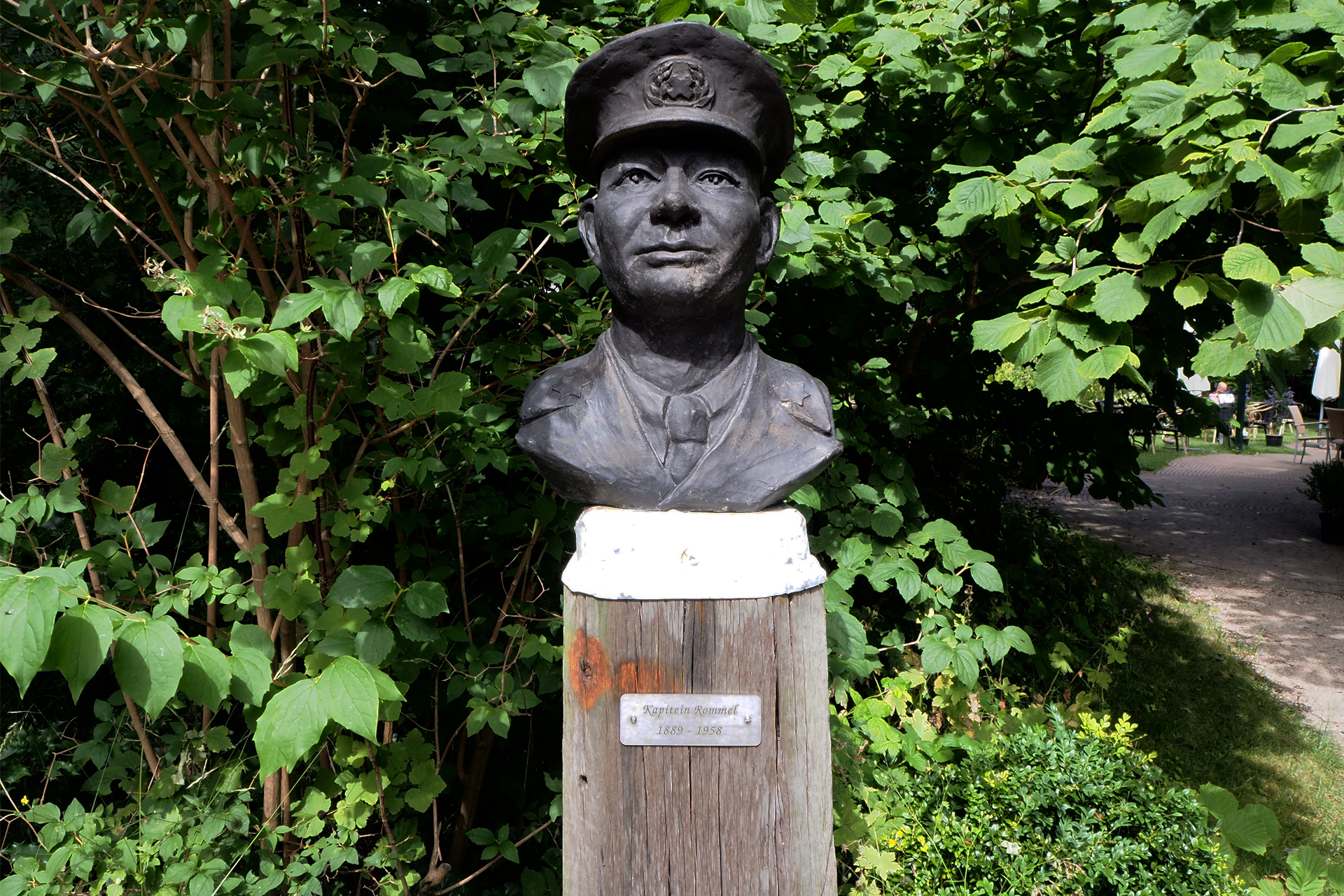 Beeld van Kapitein Rommel