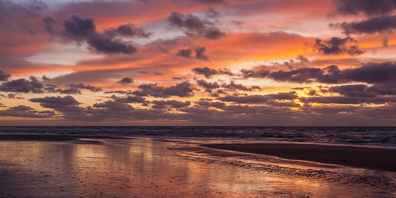 Zonsondergang op het strand van Castricum aan Zee
