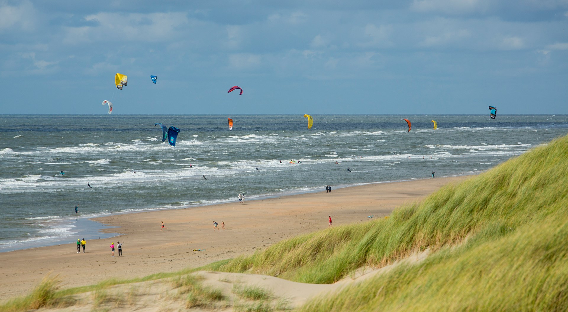 Vliegeren op het strand Castricum